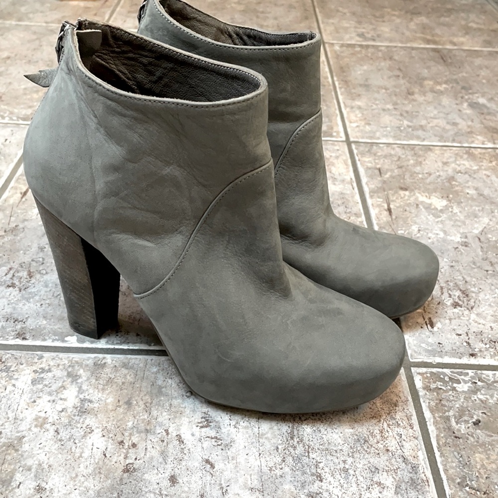 Vic Matié Leather Heeled Booties